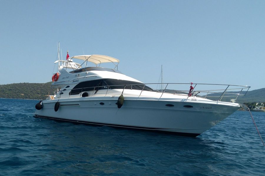 AURORA 2 (Searay 560 Sedan Bridge)
